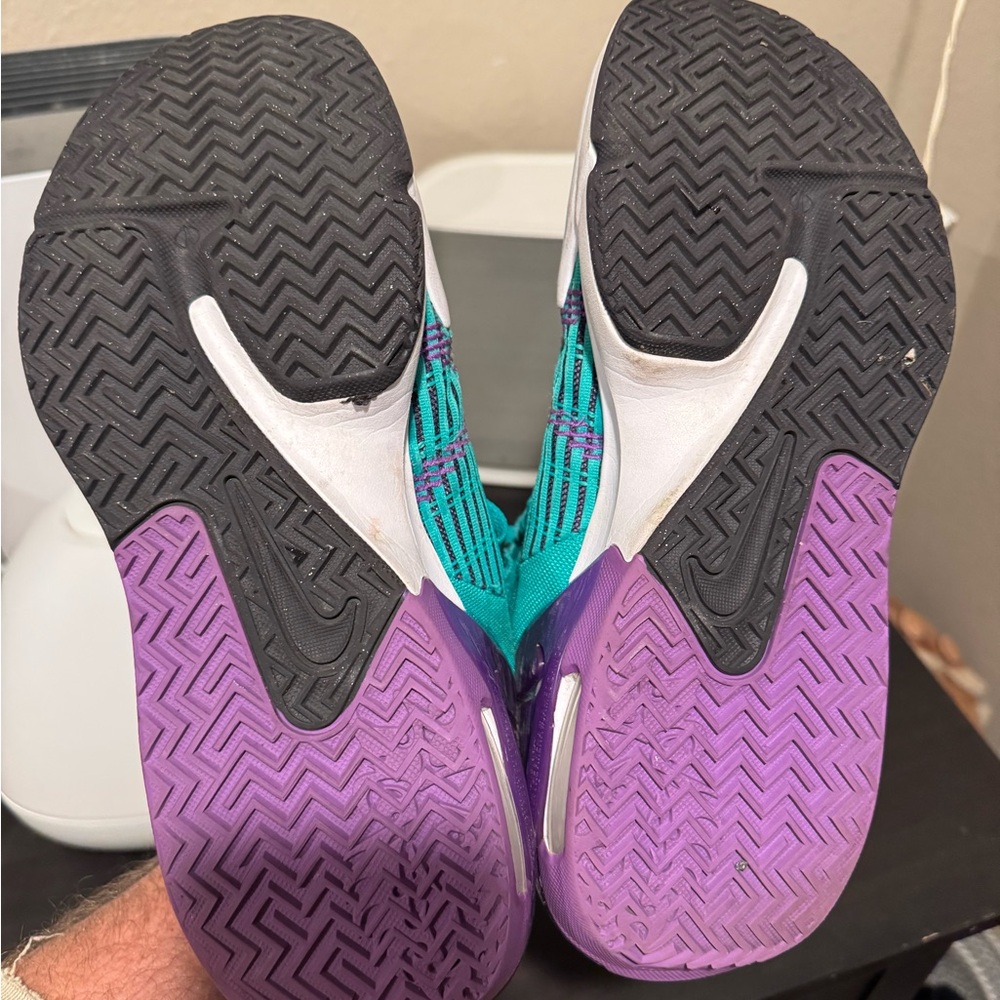 LeBron witness 6 South Beach Teal and Purple basketball shoes - Picture 3 of 7